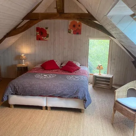 Casa de Férias Le Nid De Berce Jupilles